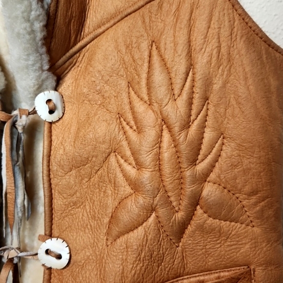 Comstock Vintage 70's Leather Sheepskin Fur Tie Front Vest Size Medium - Picture 6 of 15